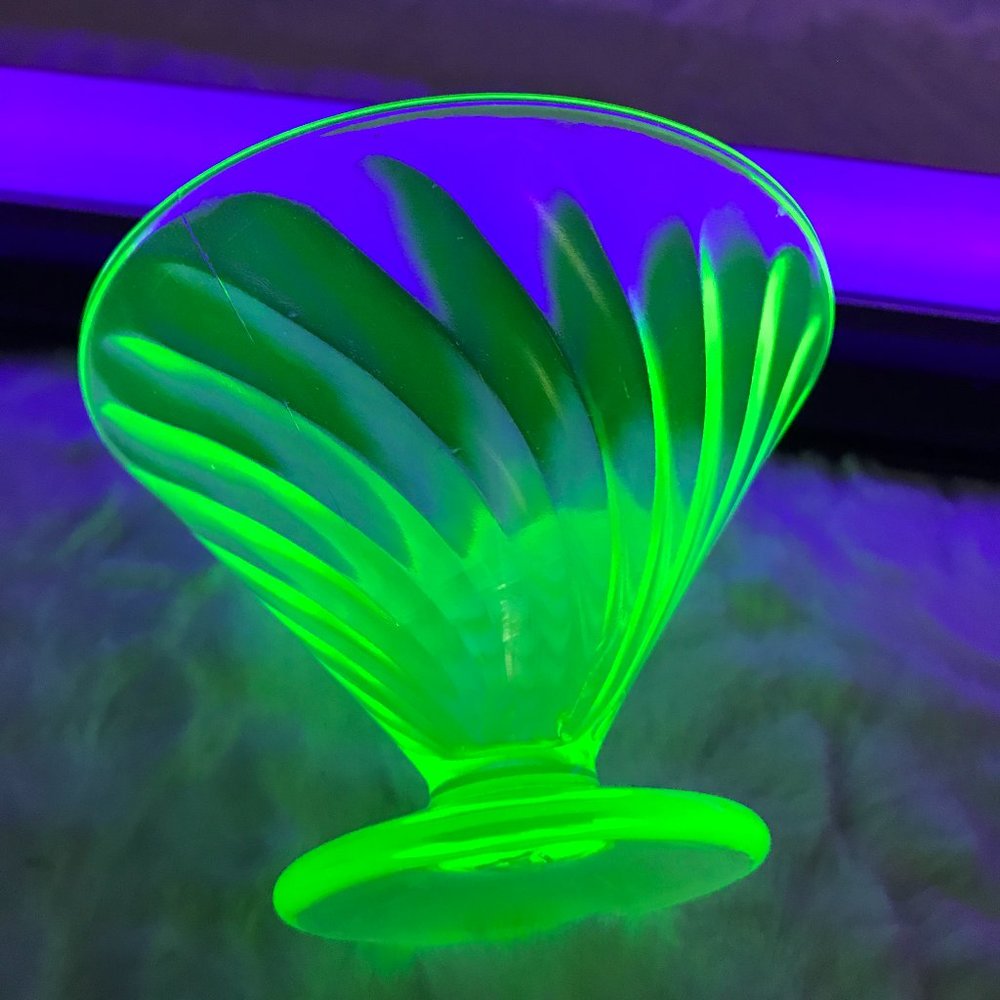 Vaseline Uranium Federal Glass Swirl Dessert Cup #57 - Picture 6 of 12